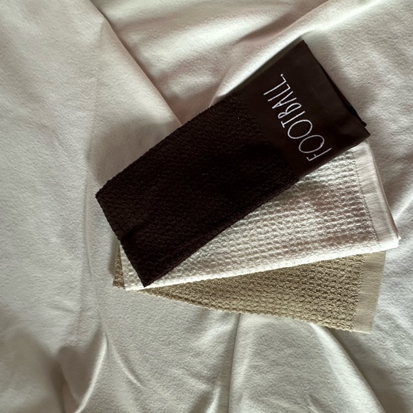 RAE DUNN AUTUMN TEA TOWELS SET - Picture 2 of 3